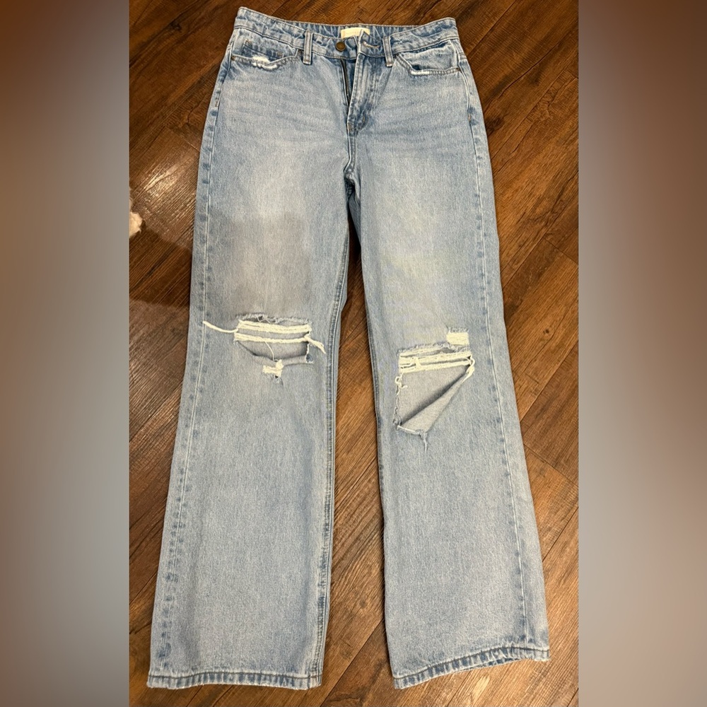 Altar'd State Light Blue Jeans. Size 27. Frayed knees. Good condition.